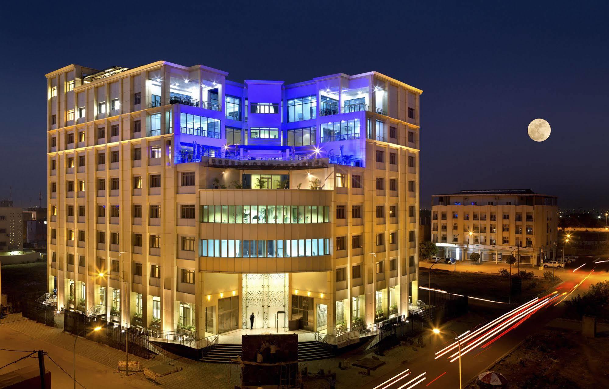 Bravia Hotel วากาดูกู ภายนอก รูปภาพ