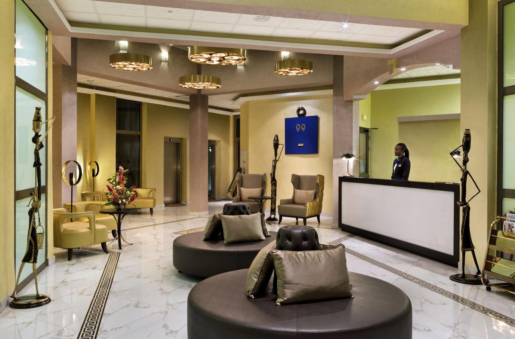 Bravia Hotel วากาดูกู ภายนอก รูปภาพ